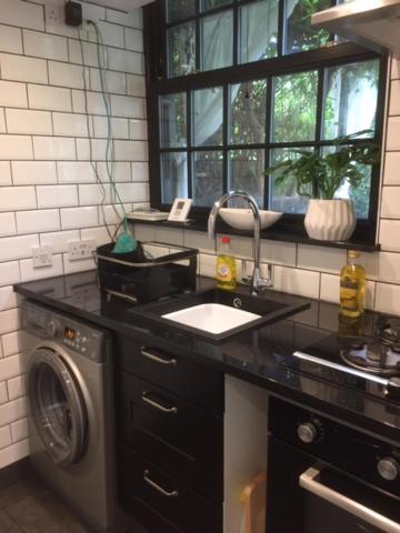 The Coach House Apartment Bromley Bagian luar foto