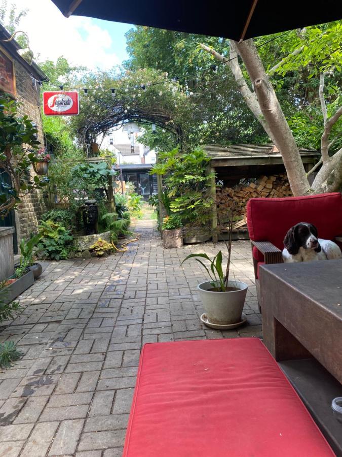 The Coach House Apartment Bromley Bagian luar foto